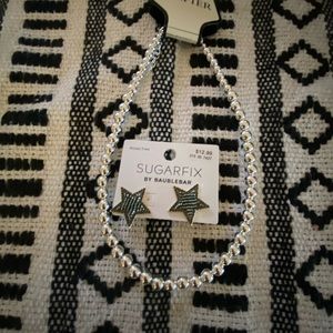 COSTUME JEWELRY SET OF EARRINGS AND NECKLACE